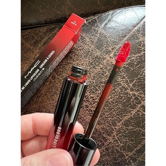 MAC Love Me Liquid Lipcolour Adore Me - Picture 1 of 4